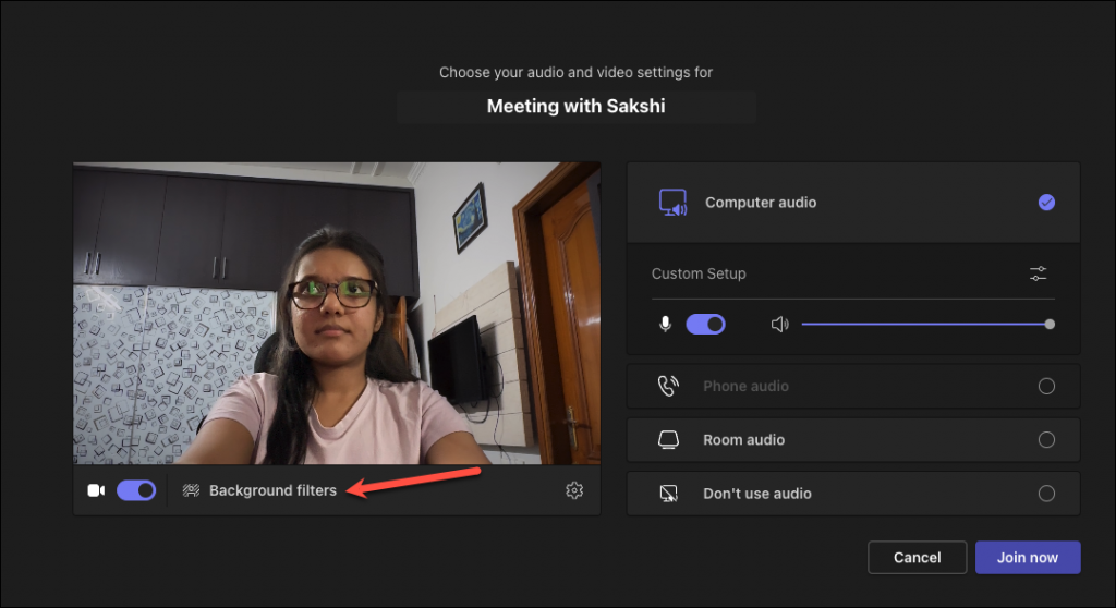 非通話時にチームの背景を変更する方法